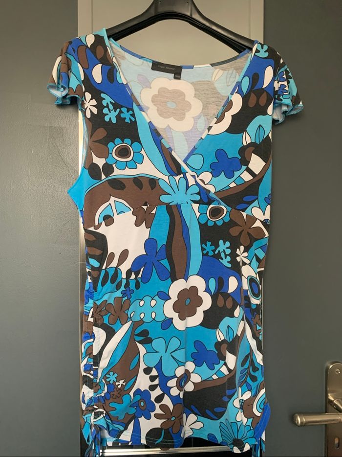 TEE shirt bleu marron blanc fleur Kiabi taille 38/40