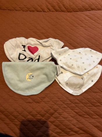 Lot de 4 bavoirs