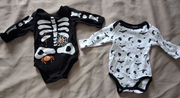 Lot de 2 bodys Halloween – manches longues – 1 mois
