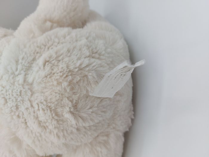 Peluche doudou ours blanc Beauty success Alexandra Lamy noeud doré 21 cm - photo numéro 4