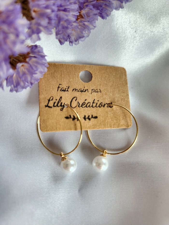 Boucles d'oreilles créoles hypoallergéniques dorées et blanches  LC225b - photo numéro 2