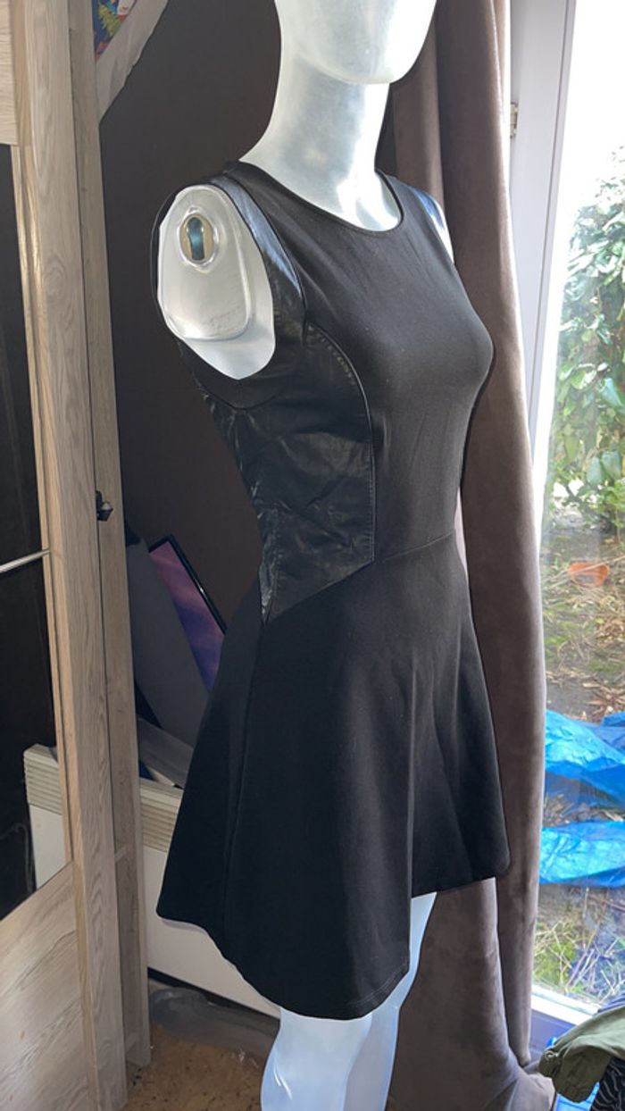 Jolie robe taille XS - photo numéro 7