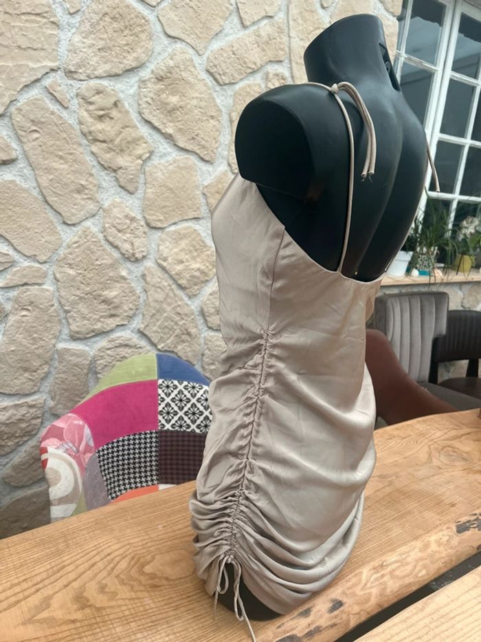 Robe d’été mango femme taille S beige satinée neuve soirée sexy avec étiquette 36 été - photo numéro 3