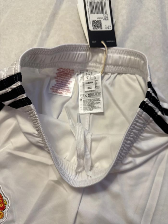 Short de foot Adidas équipe Manchester united avec chaussettes taille 9/10 ans authentique neuf - photo numéro 8