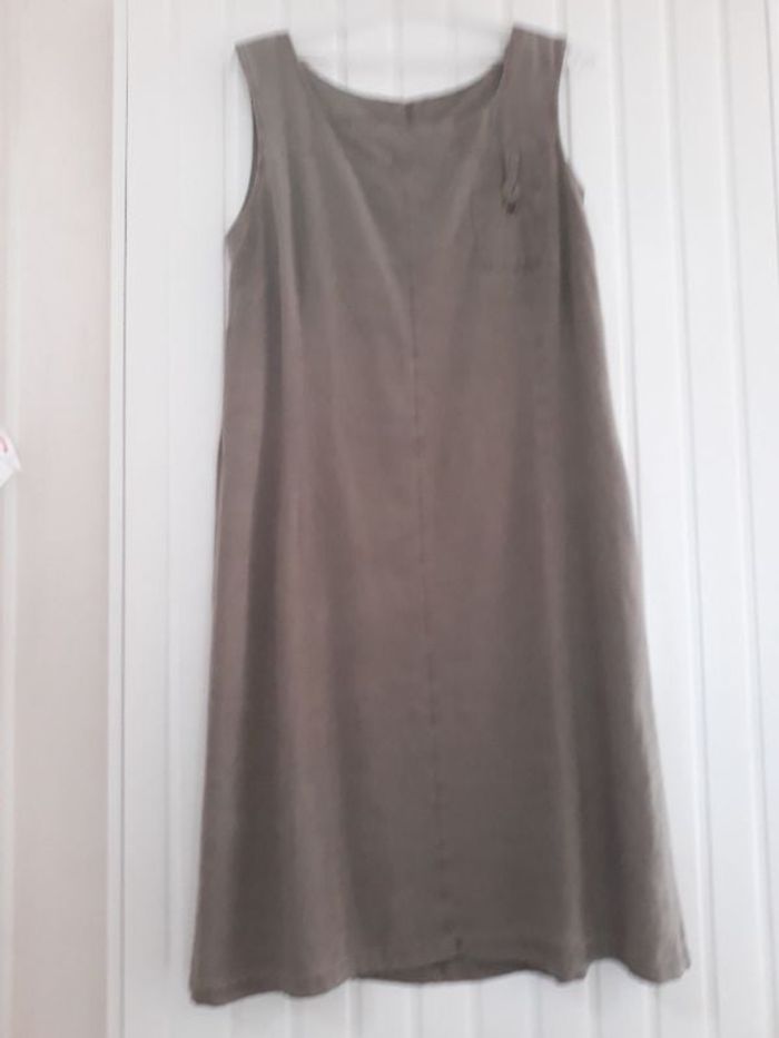 Robe kaki
