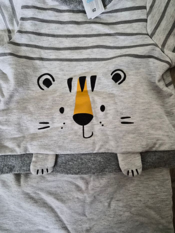 Ensemble gris - photo numéro 2