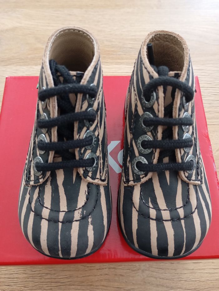 Kickers neuves mixte en taille 19 - photo numéro 2