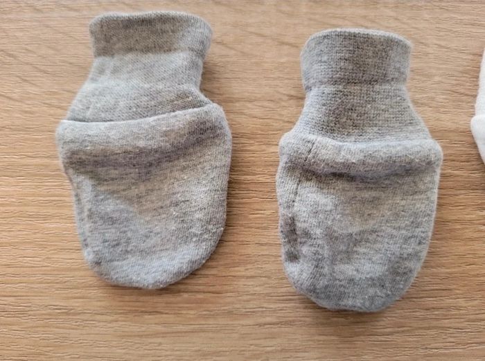 Lot bonnets, moufles et chaussons garçon naissance - photo numéro 9
