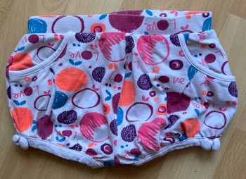 short imprimé avec noeuds taille 23 mois