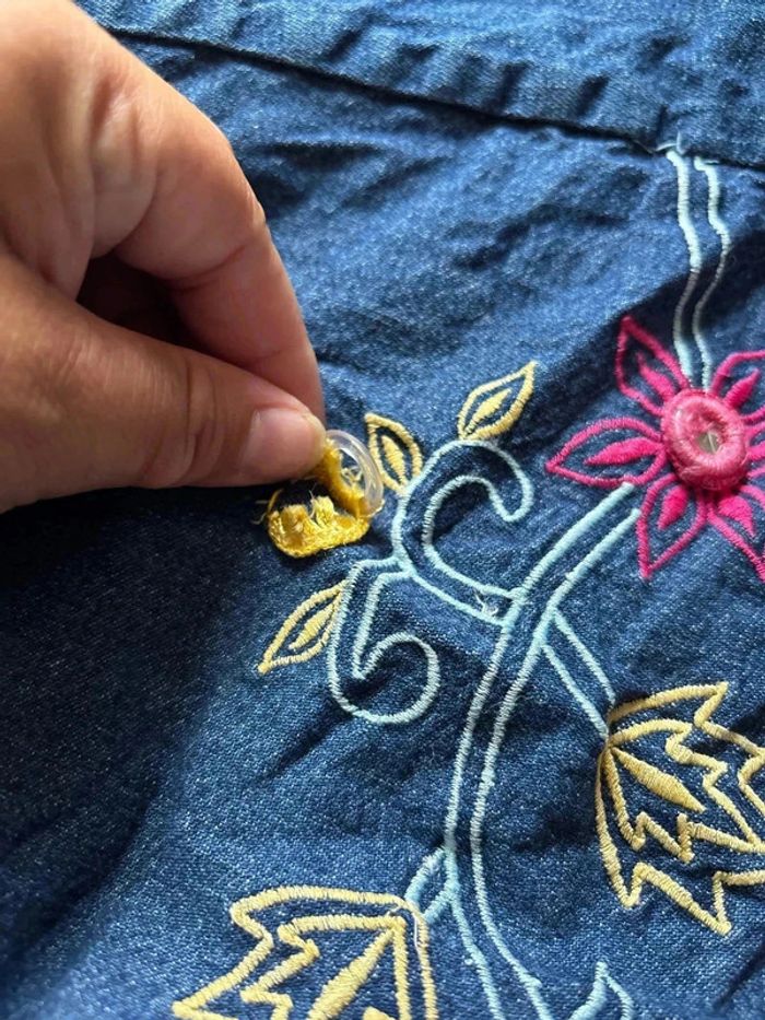 Jupe en jeans brodée fleurie taille 54-56• - photo numéro 6