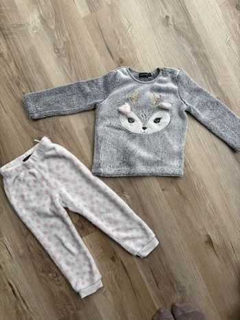Pyjama deux pièces fille taille 36 mois