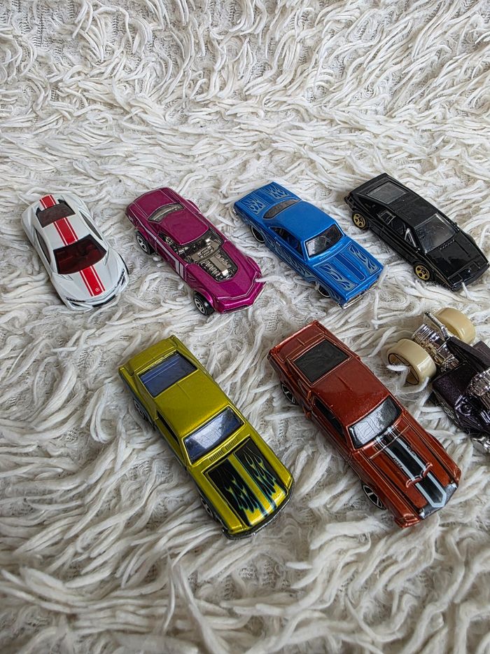 Petite voiture hot wheels lot de 8 voitures - photo numéro 2