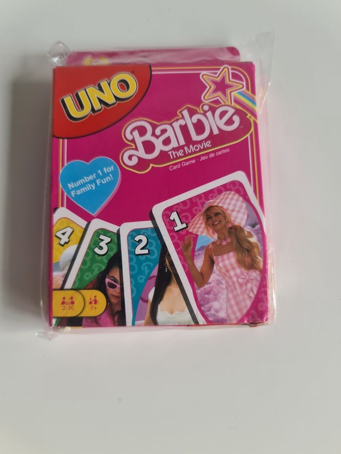 Uno barbier jeu des enfants l'observation