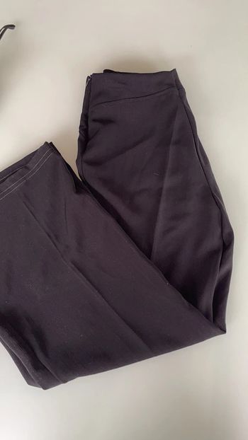 Pantalon noir fluide et chic