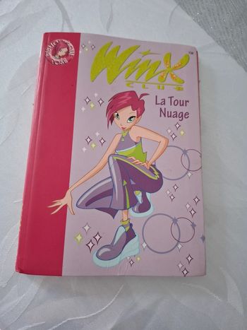 Livre Winx club La tour nuage