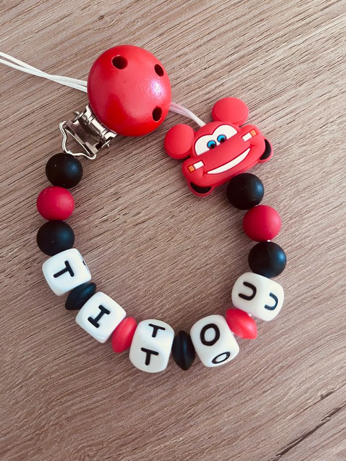 Attache tétine
