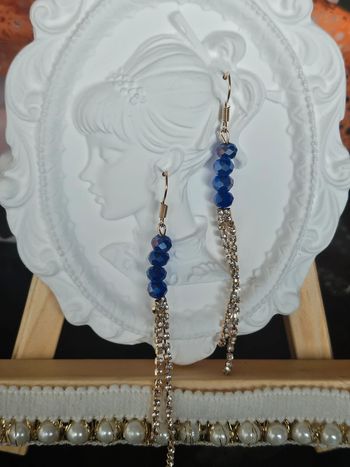 Boucles d oreilles pendantes perles et zirconium