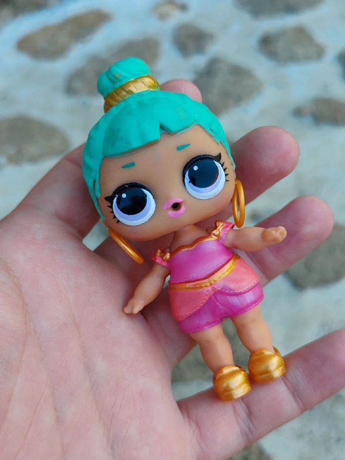 Figurine poupée lol surprise
