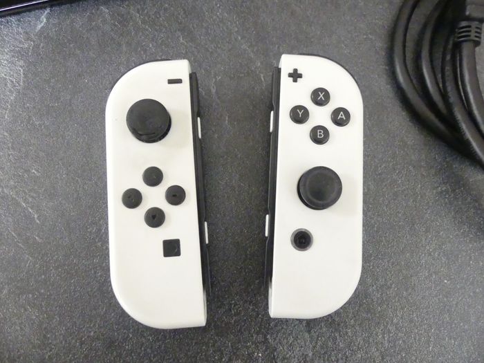 Nintendo Switch oled - photo numéro 7