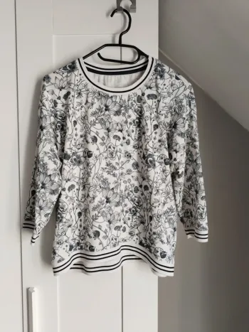 Blouse floral noir et blanc