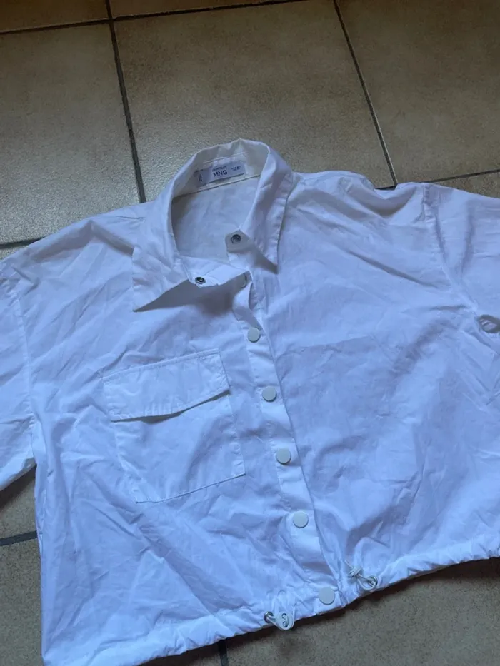 Chemisier cropped fit Mango taille XS