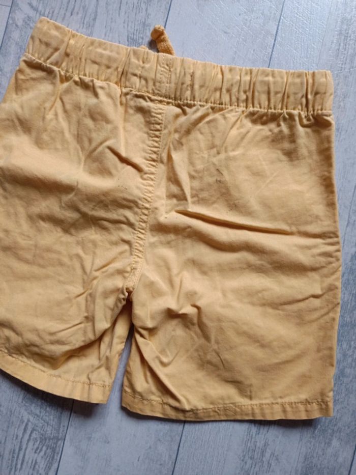 Short jaune garçon - photo numéro 2