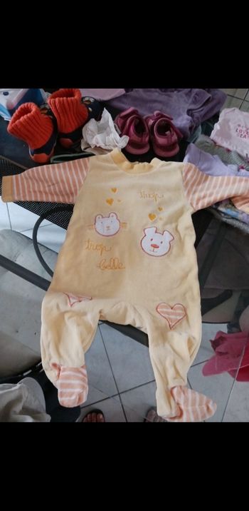 Pyjama 1 pièce taille 12 mois