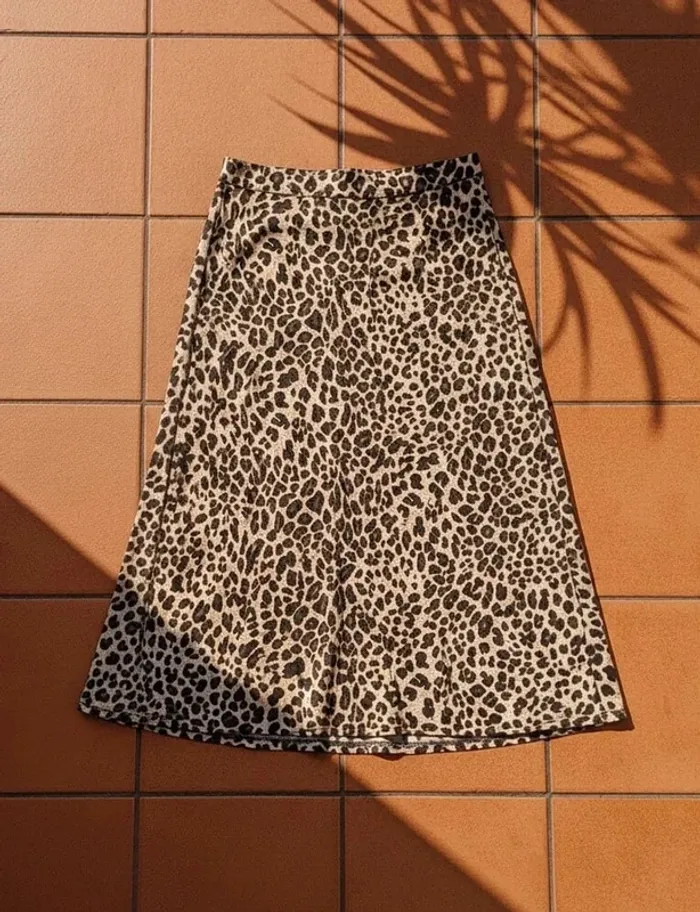 Jupe longue léopard, taille S, fluide chic tendance, soirée bohème rétro