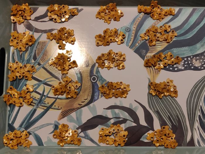 Lot 200 feuilles Lego dorées - parfait état jamais servies - vrai Lego - photo numéro 5