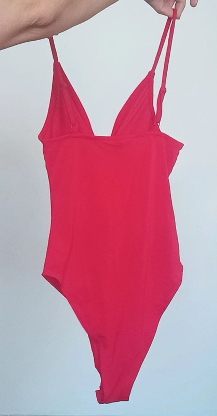 Body rouge décolleté et tanga taille 34 - photo numéro 3