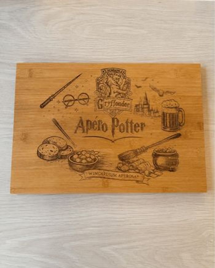 Planche apéritive Harry Potter en bambou – Apéro Potter gravée neuve - photo numéro 2