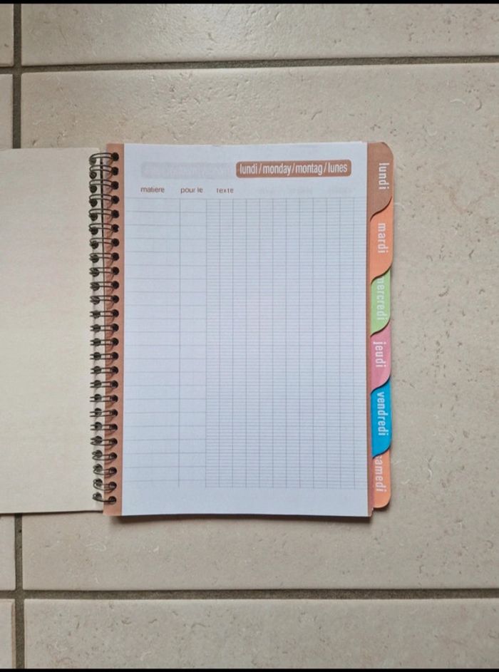 Neuf cahier de texte creeks - photo numéro 4