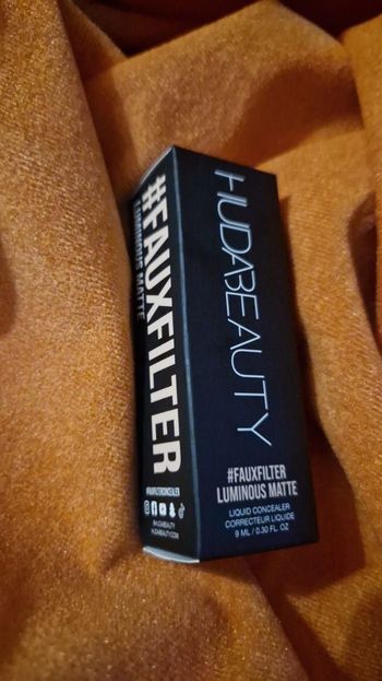Hudabeauty fauxfiltrer luminous matte correcteur liquide nougat 2.5G 9ml neuf