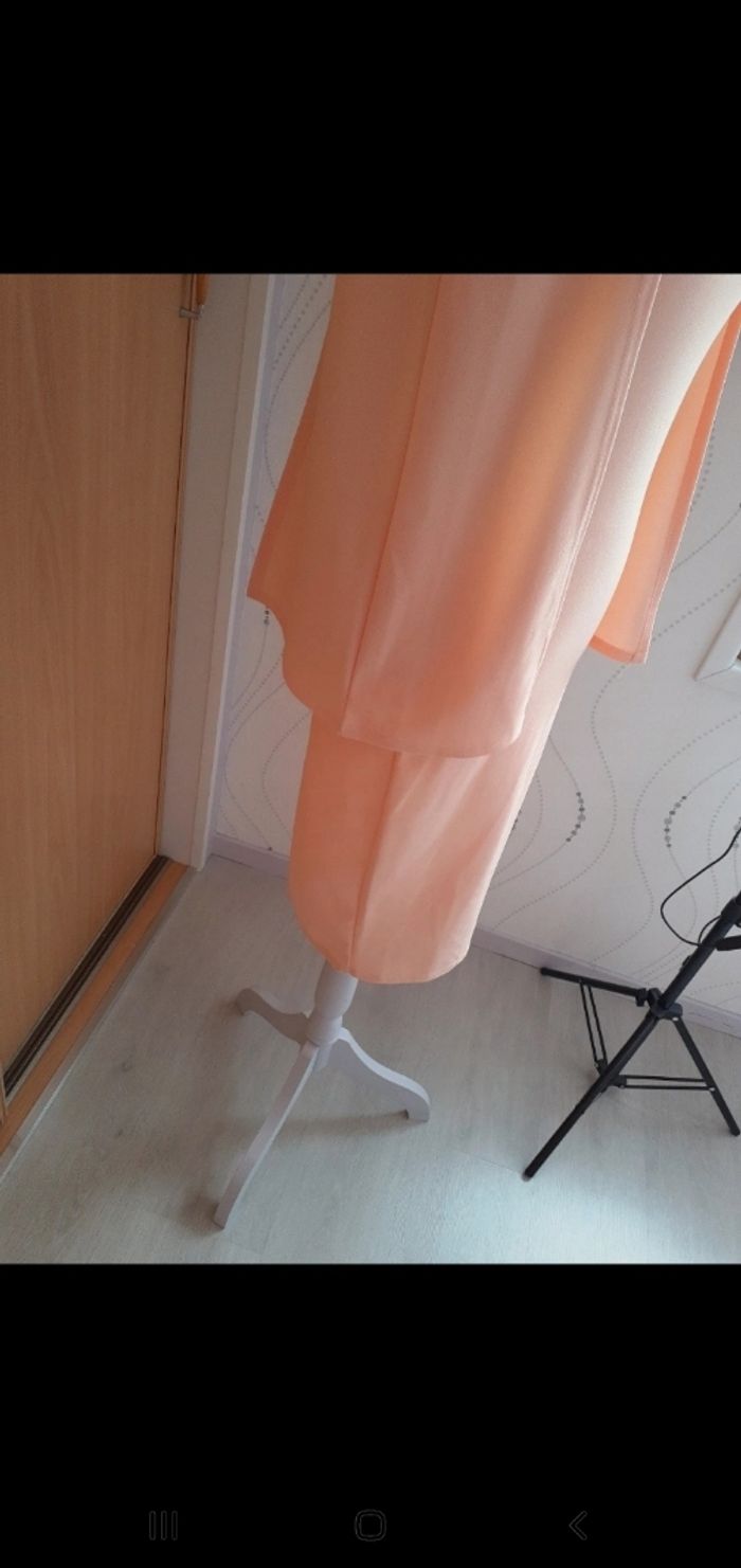 Jolie robe moulante avec étole boohoo t 34 abricot - photo numéro 5