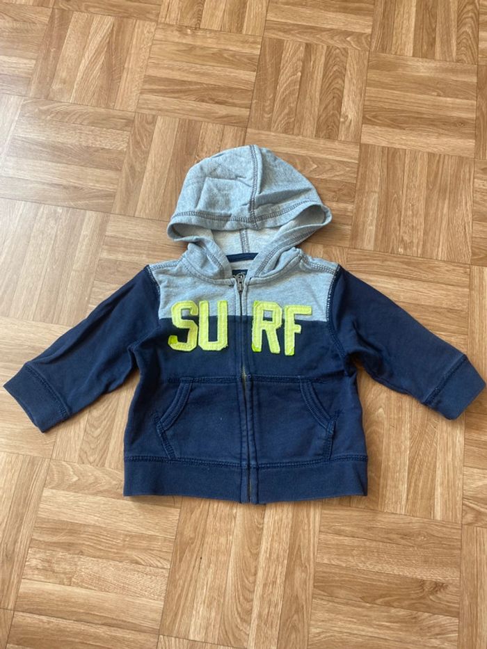 Veste à capuche et zip taille 12 mois Oshkosh