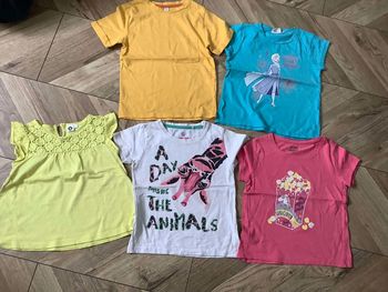 Lot tshirt manches courtes 5 ans  Marques: z , disney , kiabi