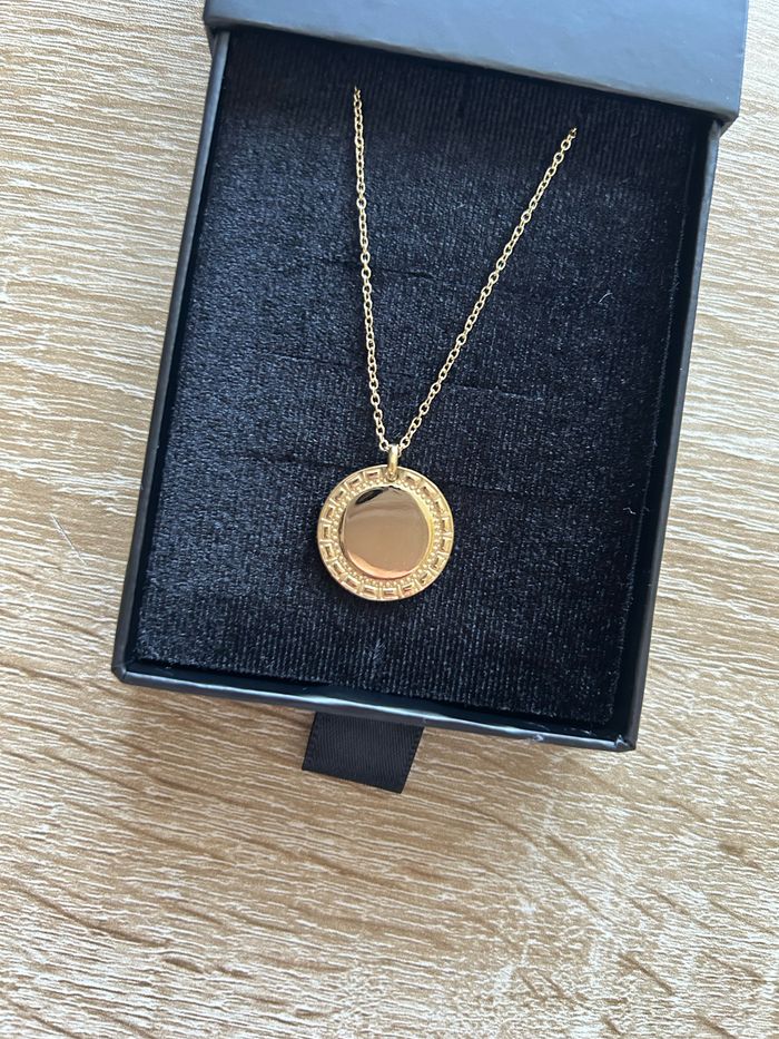 Collier doré - photo numéro 2