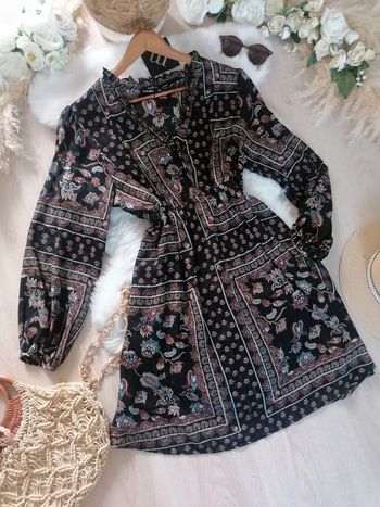Jolie robe neuve avec étiquette taille 44 Ma