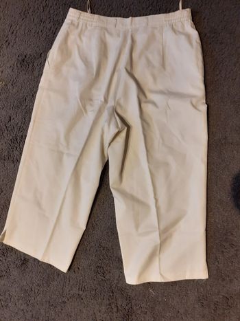 Pantalon 3/4 taille 42
