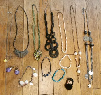 Lot bijoux fantaisie