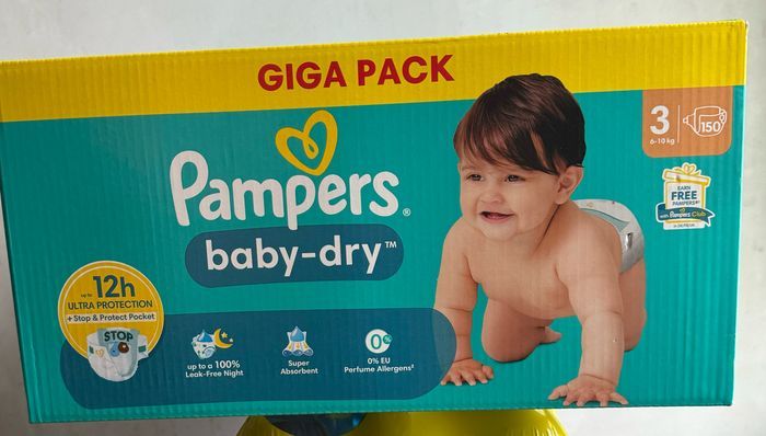 150 couches Pampers baby dry taille 3