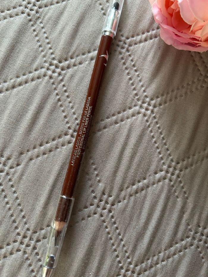 Crayon à Lèvres Marron Easy Paris - Waterproof & Taille-crayon intégré - photo numéro 2