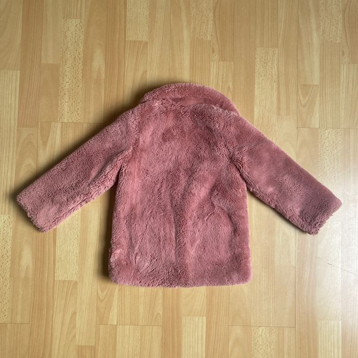 Veste fausse fourrure rose H&M – 5/6 ans (116 cm) - photo numéro 4