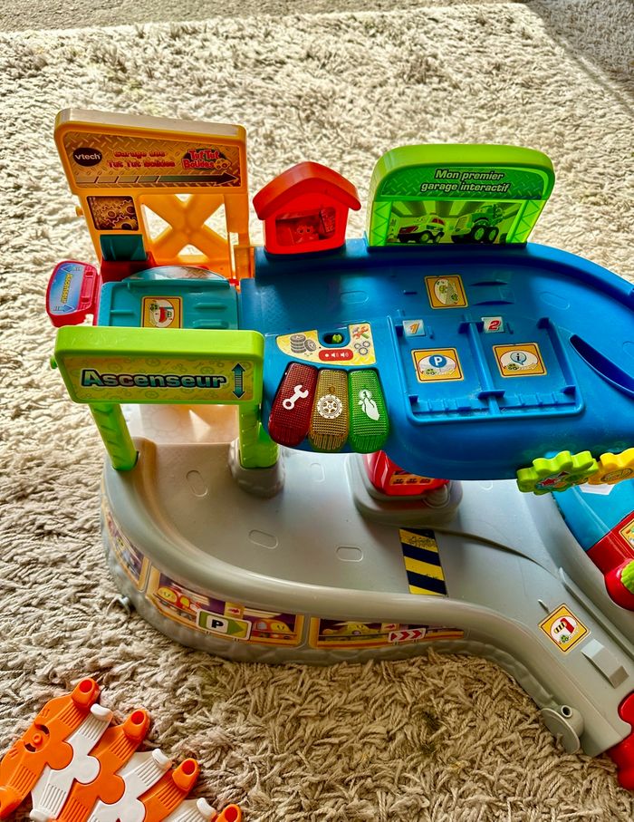 🤍 Garage tut tut bolide avec rail Vtech 🤍 - photo numéro 2