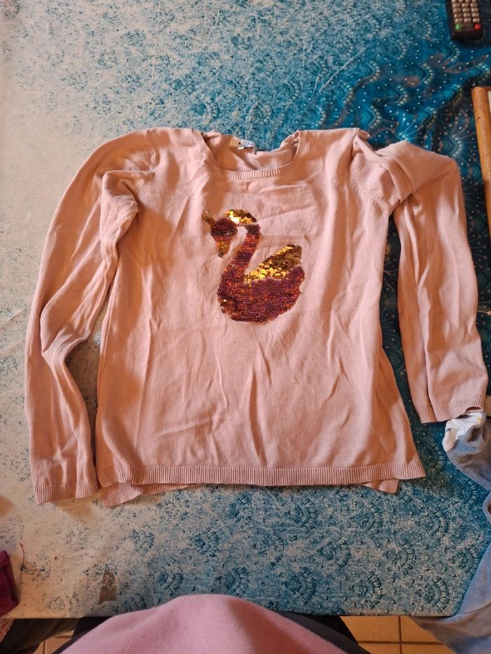 Pull léger cygne sequins