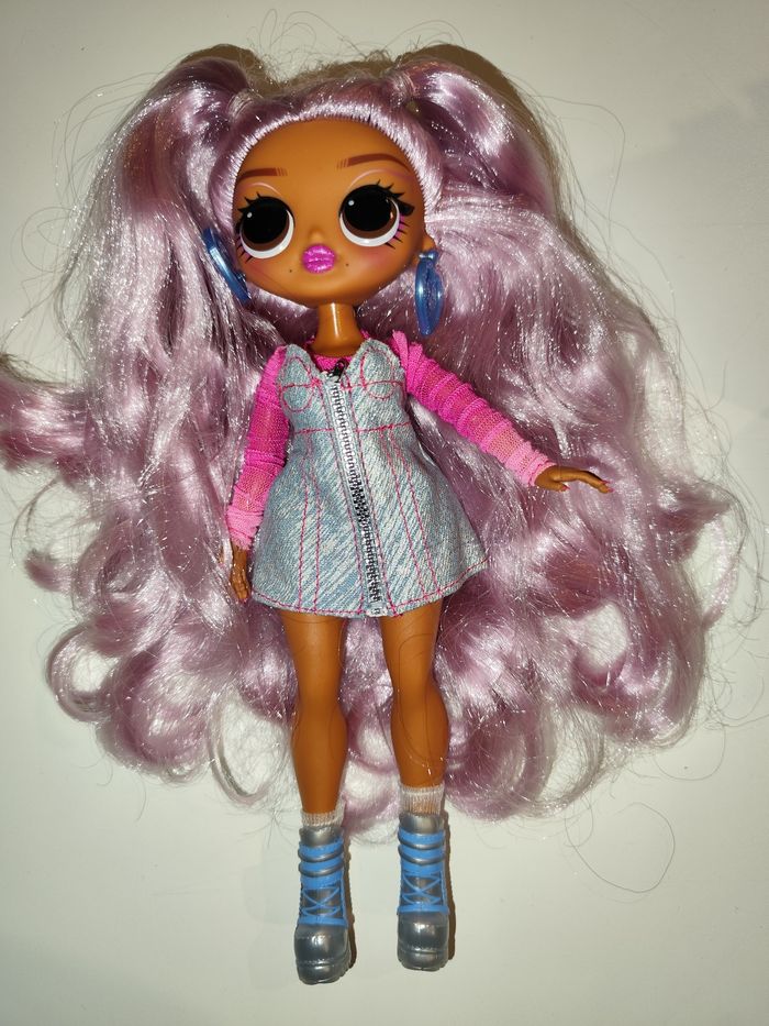 Poupée lol omg faux ongles - photo numéro 2