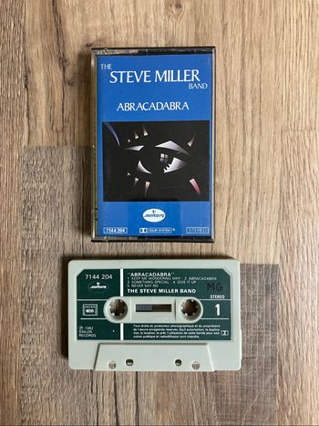 Cassette audio-The Steve Miller Band-Abracadabra