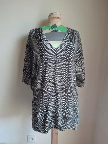 Tunique ample noire et blanche,  imprimé graphique, neuve, taille unique