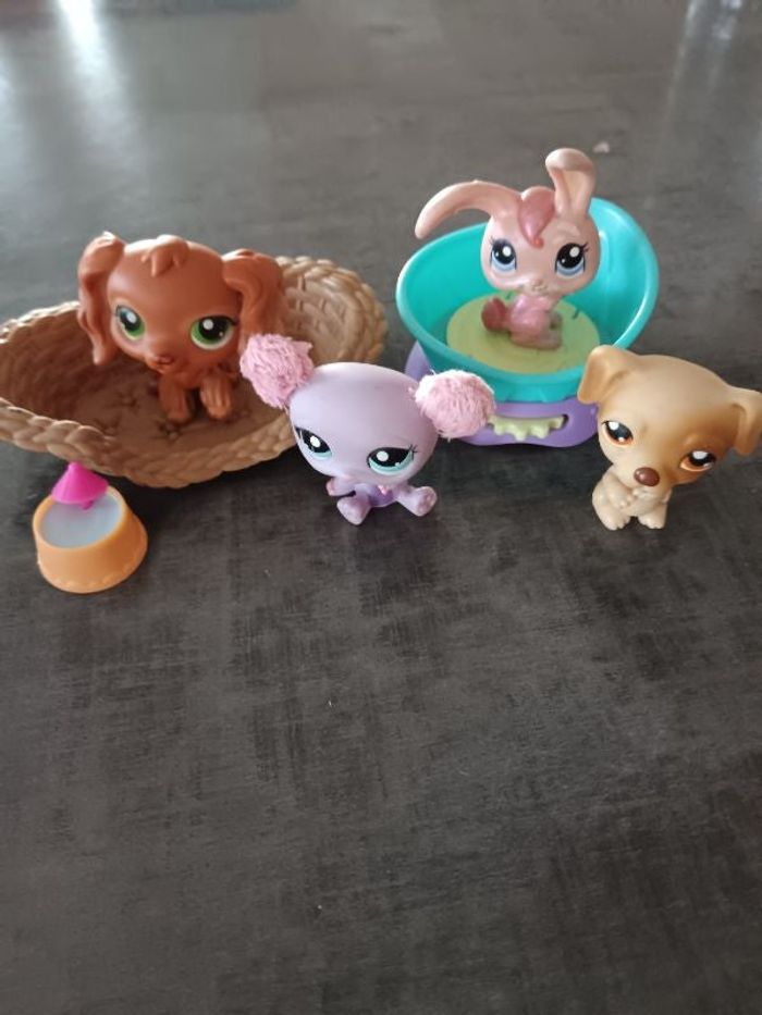 Lot de petites figurines animales