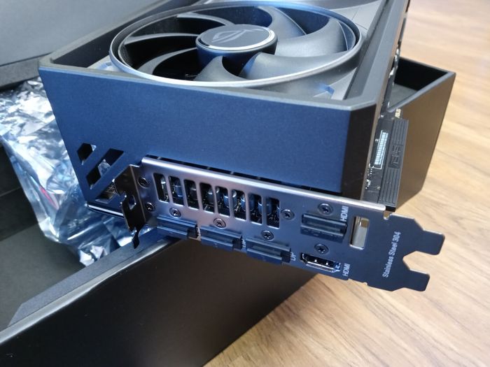 ASUS_Carte_graphique_5090. - photo numéro 5